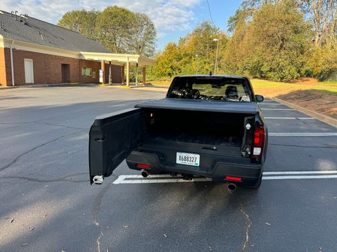 Used 2021 Honda Ridgeline Sport image 8