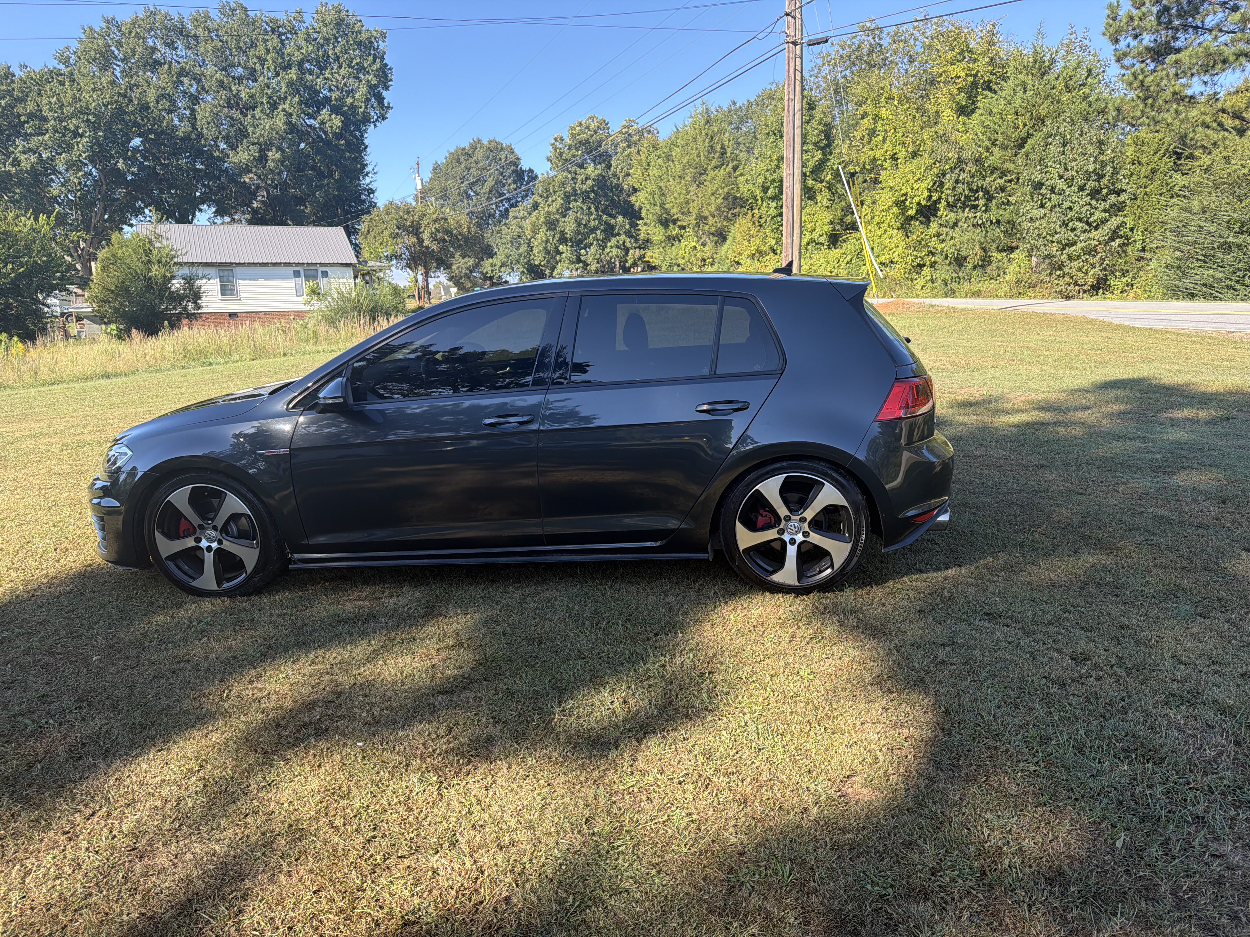 Used 2017 Volkswagen GTI 4-Door FWD image 29