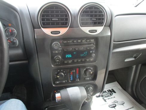 Used 2007 GMC Envoy SLE image 39