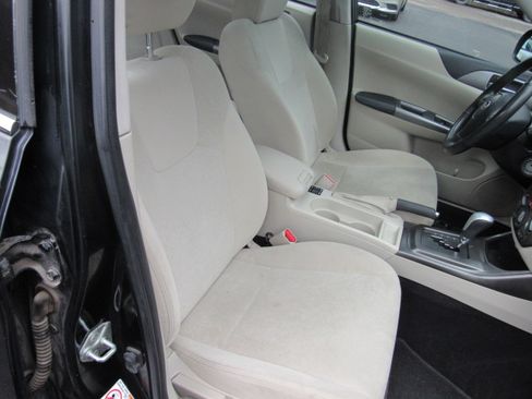 Used 2011 Subaru Impreza 2.5i Premium image 16