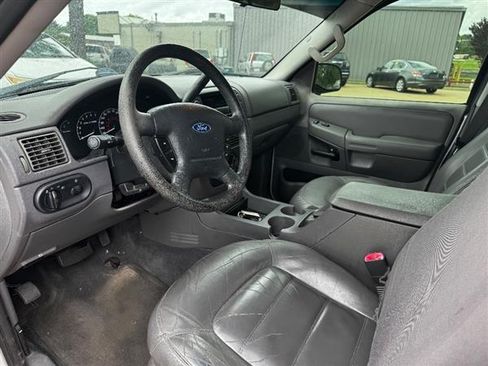 Used 2002 Ford Explorer 2WD XLT image 3