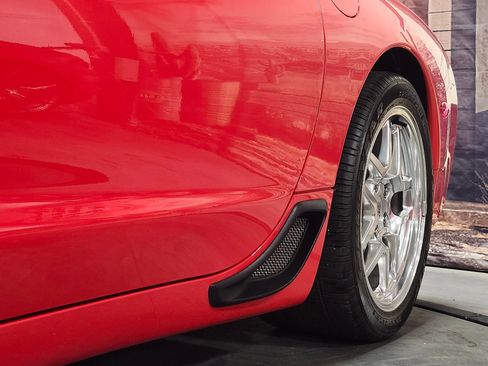 Used 2001 Chevrolet Corvette Z06 w/ Memory Pkg image 7