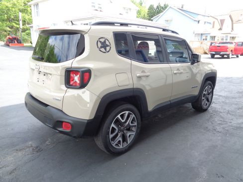 Used 2015 Jeep Renegade 4WD Latitude image 2