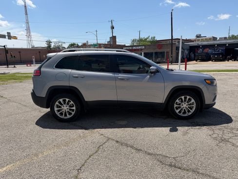 Used 2019 Jeep Cherokee Latitude image 8