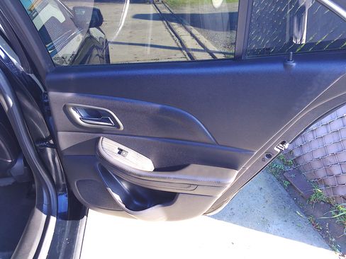 Used 2016 Chevrolet Malibu LT image 12