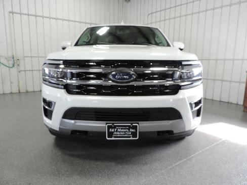 Used 2023 Ford Expedition Limited image 5
