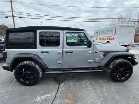 Used 2019 Jeep Wrangler Sport S image 13