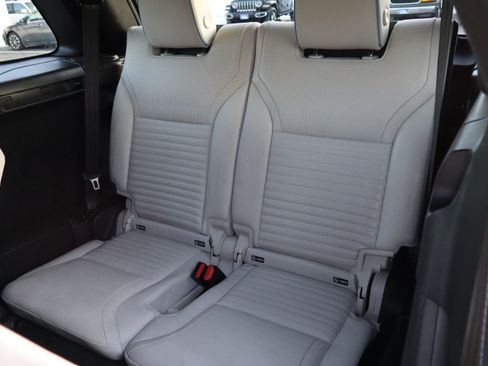 Used 2018 Land Rover Discovery HSE Luxury image 20