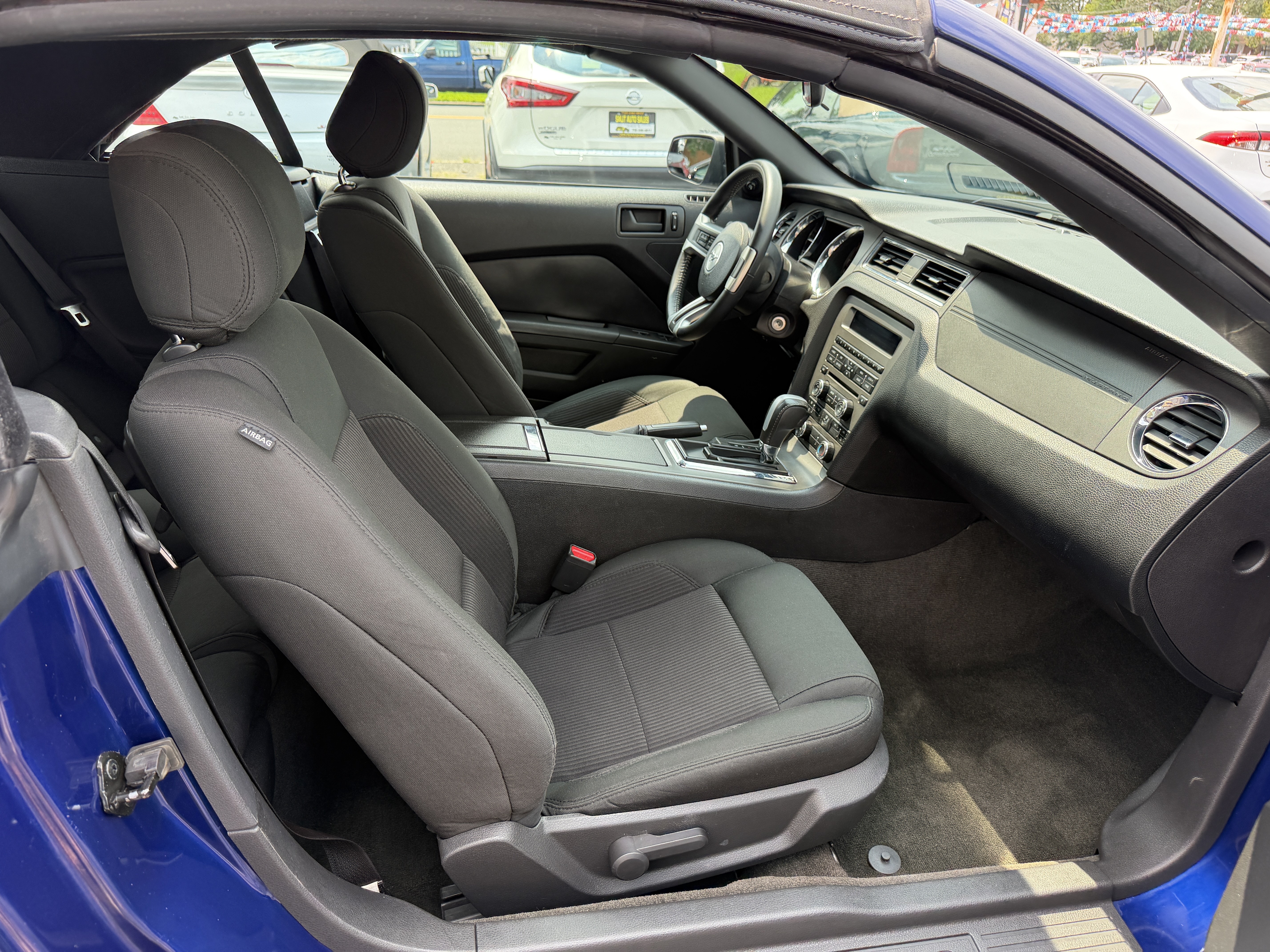 Used 2014 Ford Mustang Convertible RWD image 17