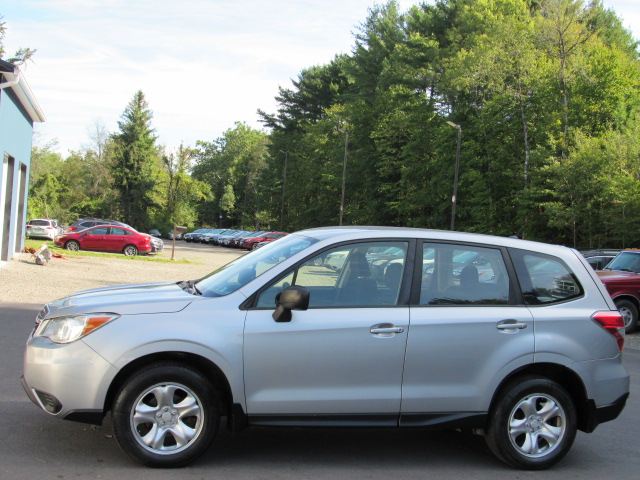 Used 2014 Subaru Forester 2.5i AWD/4WD image 3