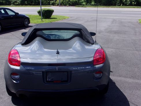 Used 2008 Pontiac Solstice GXP Convertible RWD image 29