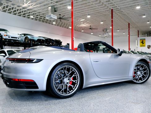 Used 2020 Porsche 911 Carrera 4S Cabriolet AWD/4WD image 18