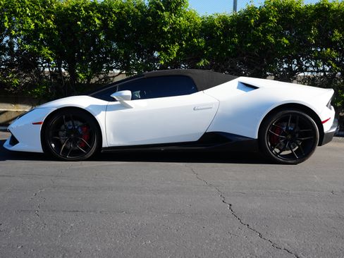 Used 2018 Lamborghini Huracan LP 580-2 image 4