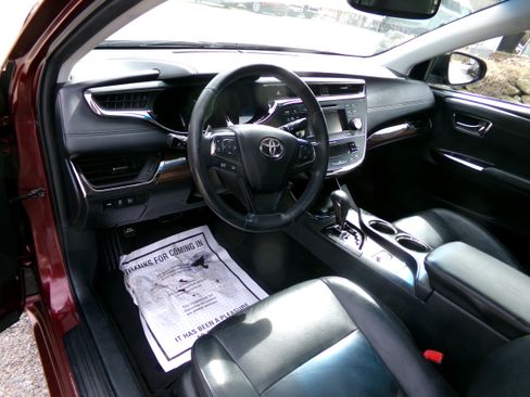 Used 2014 Toyota Avalon XLE image 7