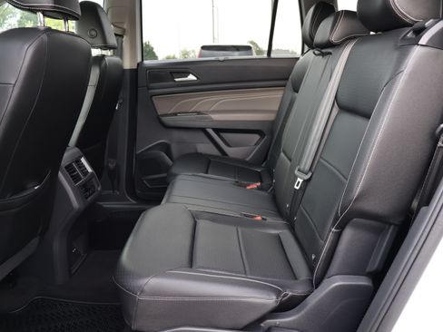 Used 2023 Volkswagen Atlas SEL image 12