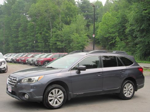 Used 2015 Subaru Outback 2.5i Premium AWD/4WD image 2