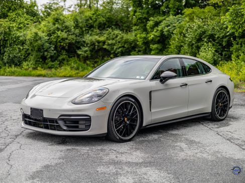 Used 2022 Porsche Panamera 4 Platinum Edition AWD/4WD image 4