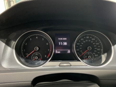 Used 2018 Volkswagen Golf Alltrack S image 23