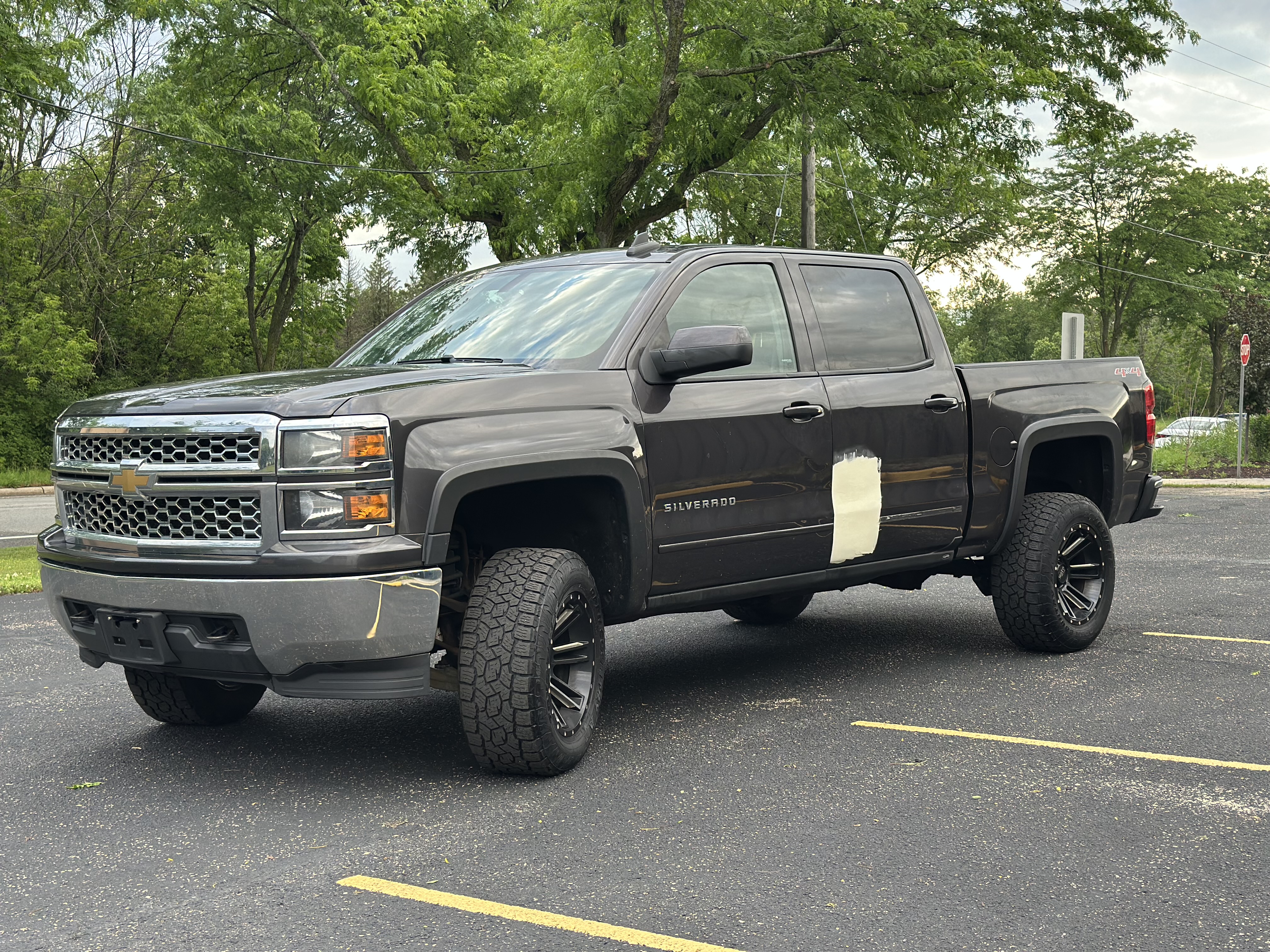 Used 2015 Chevrolet Silverado 1500 4x4 Crew Cab LT image 3