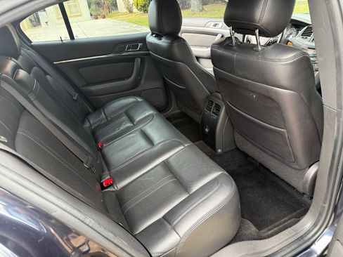 Used 2013 Lincoln MKS image 8