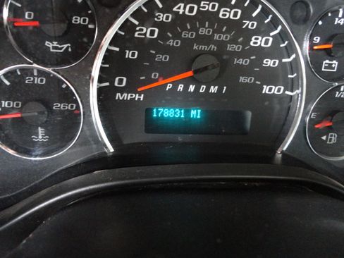 Used 2014 Chevrolet Express 2500 UNAVAIL RWD image 7
