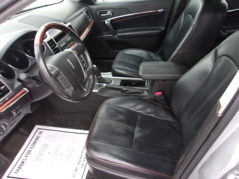 Used 2011 Lincoln MKZ image 5