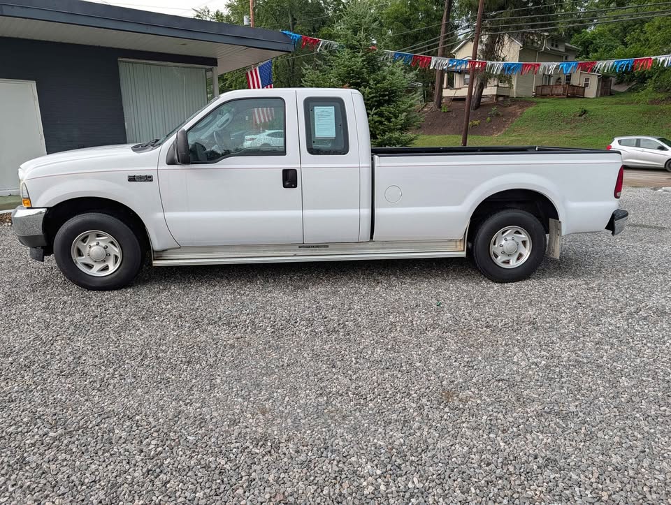 Used 2004 Ford F250 2WD SuperCab Super Duty image 2