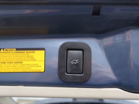 Used 2014 Toyota Sienna XLE image 20