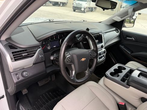 Used 2015 Chevrolet Suburban LS RWD image 49