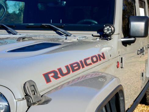 Used 2020 Jeep Gladiator Rubicon image 9