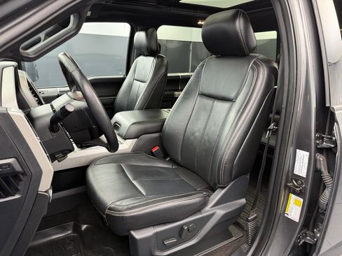 Used 2020 Ford F150 Lariat image 31