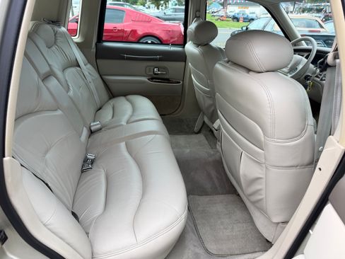 Used 1997 Lincoln Town Car Signature RWD image 24