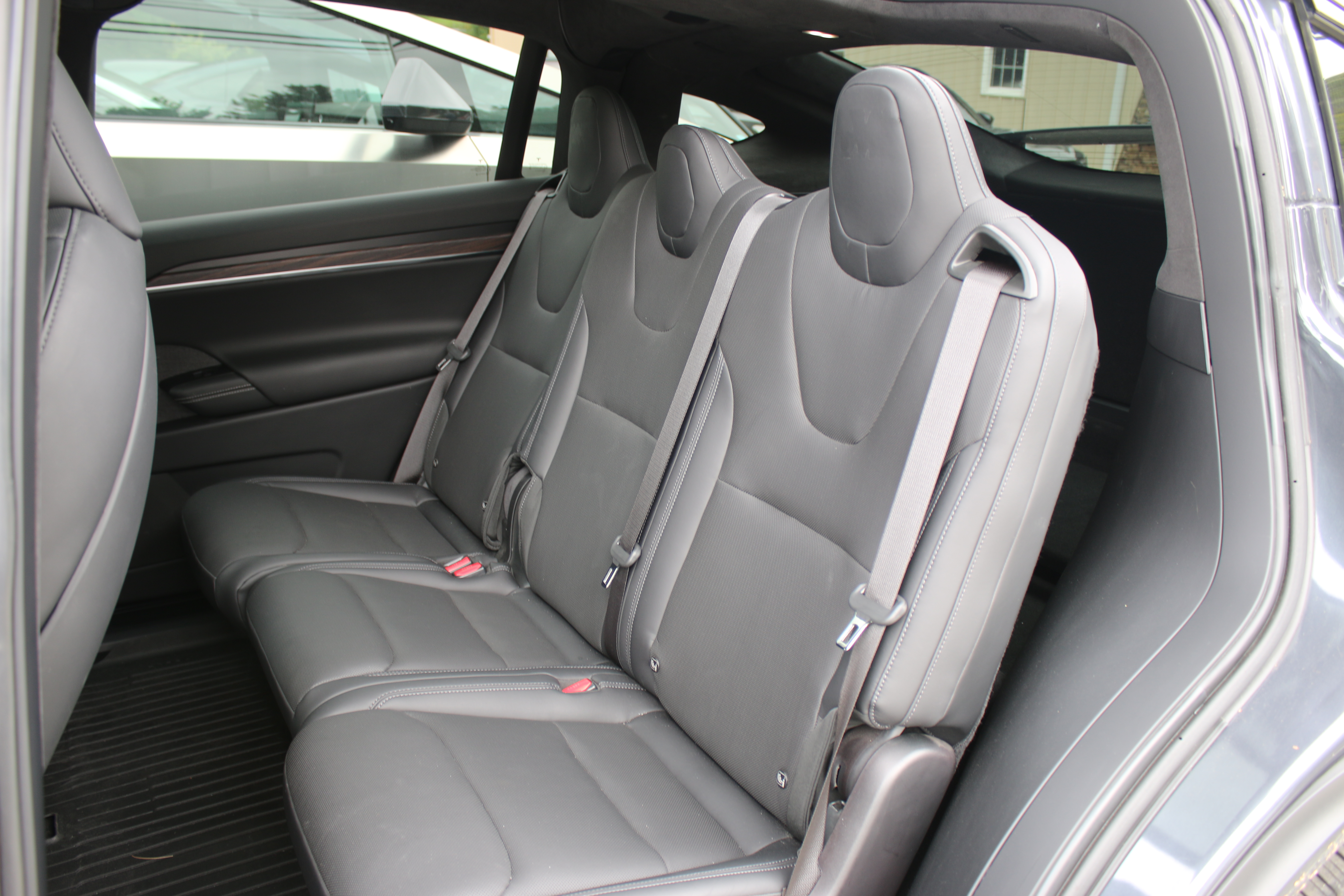 Used 2022 Tesla Model X UNAVAIL AWD/4WD image 3