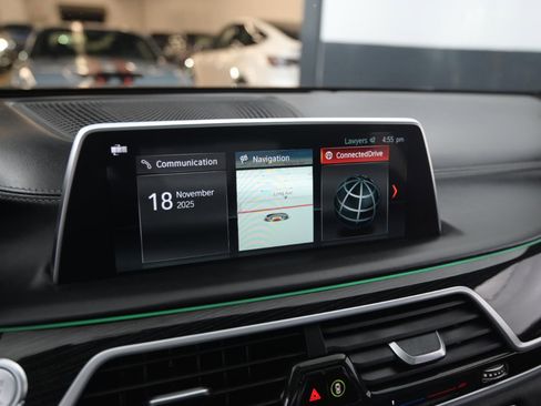 Used 2019 BMW 750i xDrive w/ Executive Package image 34