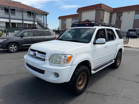 Used 2006 Toyota Sequoia 4WD Limited image 3