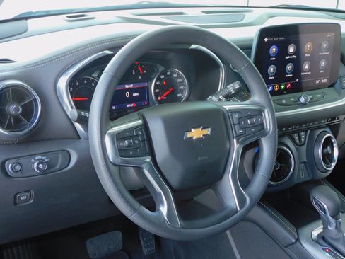 Used 2025 Chevrolet Blazer FWD LT w/ 2LT image 13