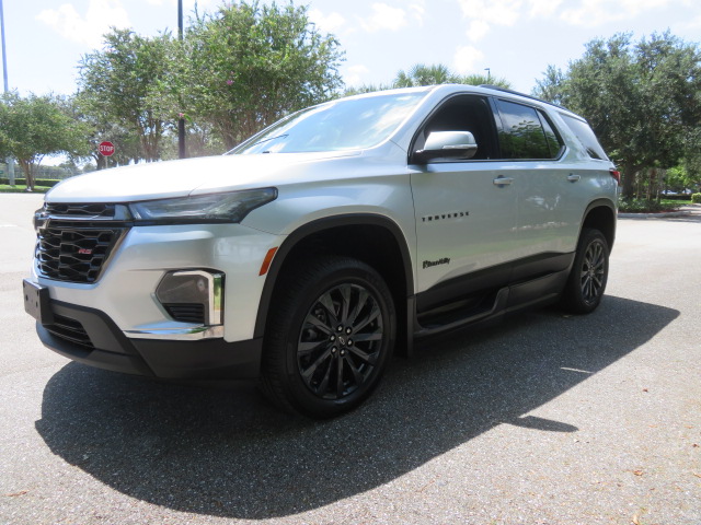 Used 2022 Chevrolet Traverse FWD RS image 13