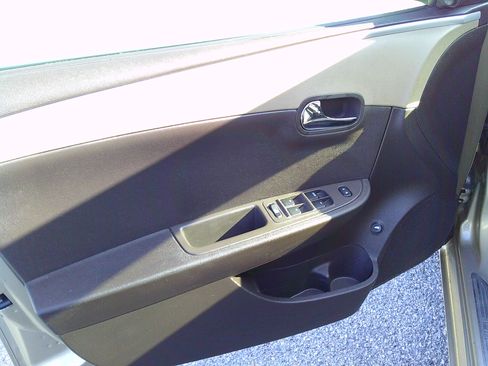 Used 2008 Chevrolet Malibu LS image 9