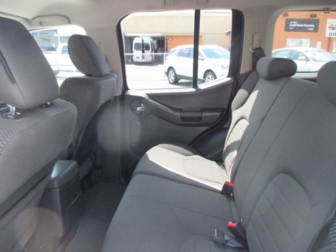 Used 2011 Nissan Xterra PRO-4X AWD/4WD image 8