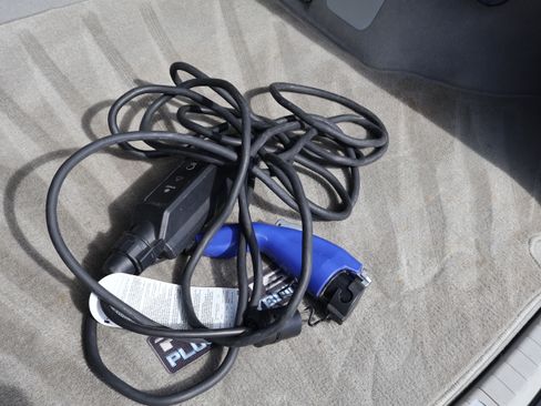 Used 2013 Toyota Prius image 38