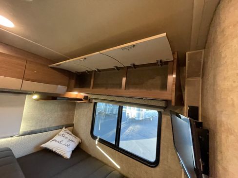 Used 2015 Mercedes-Benz Sprinter 4500 image 42