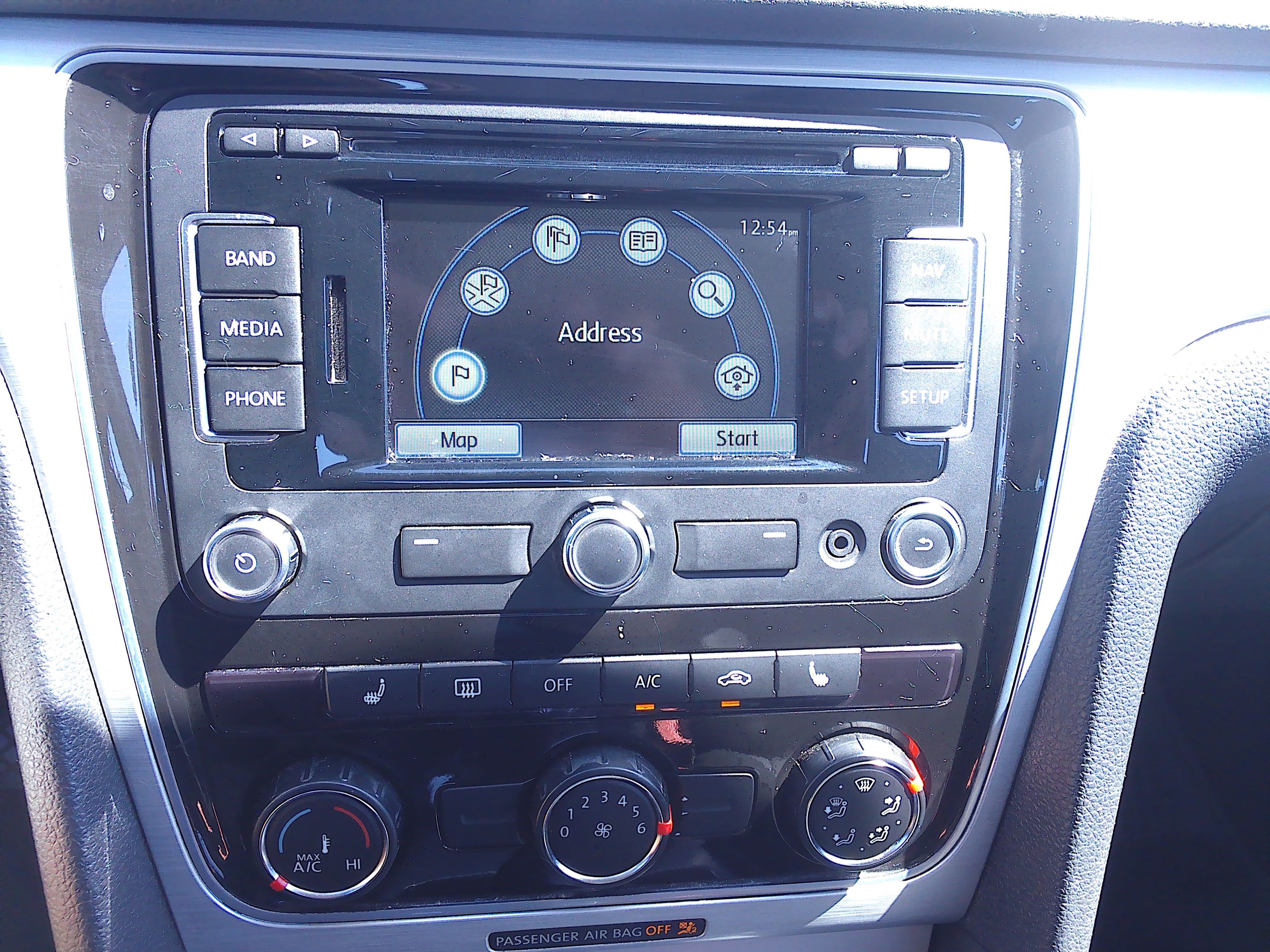 Used 2013 Volkswagen Passat SE FWD image 16