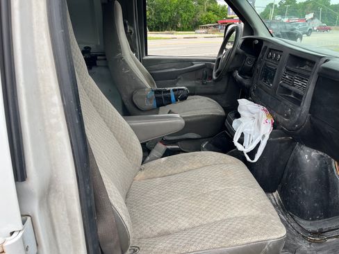 Used 2008 Chevrolet Express 2500 UNAVAIL RWD image 10