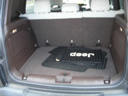 Used 2015 Jeep Renegade Latitude image 8