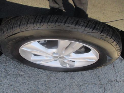 Used 2011 Hyundai Tucson 2WD image 13