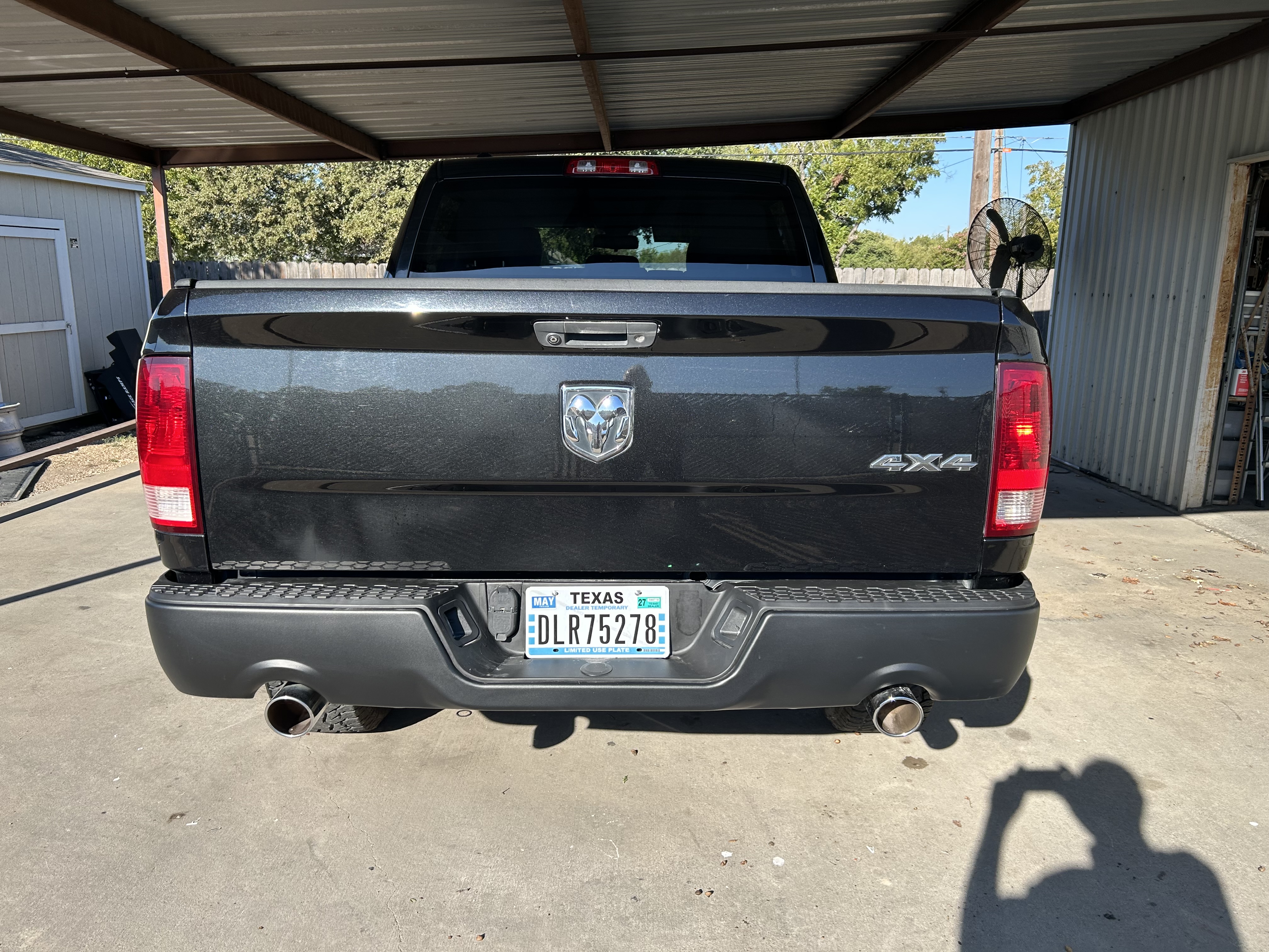 Used 2015 RAM 1500 4x4 Crew Cab Express image 3