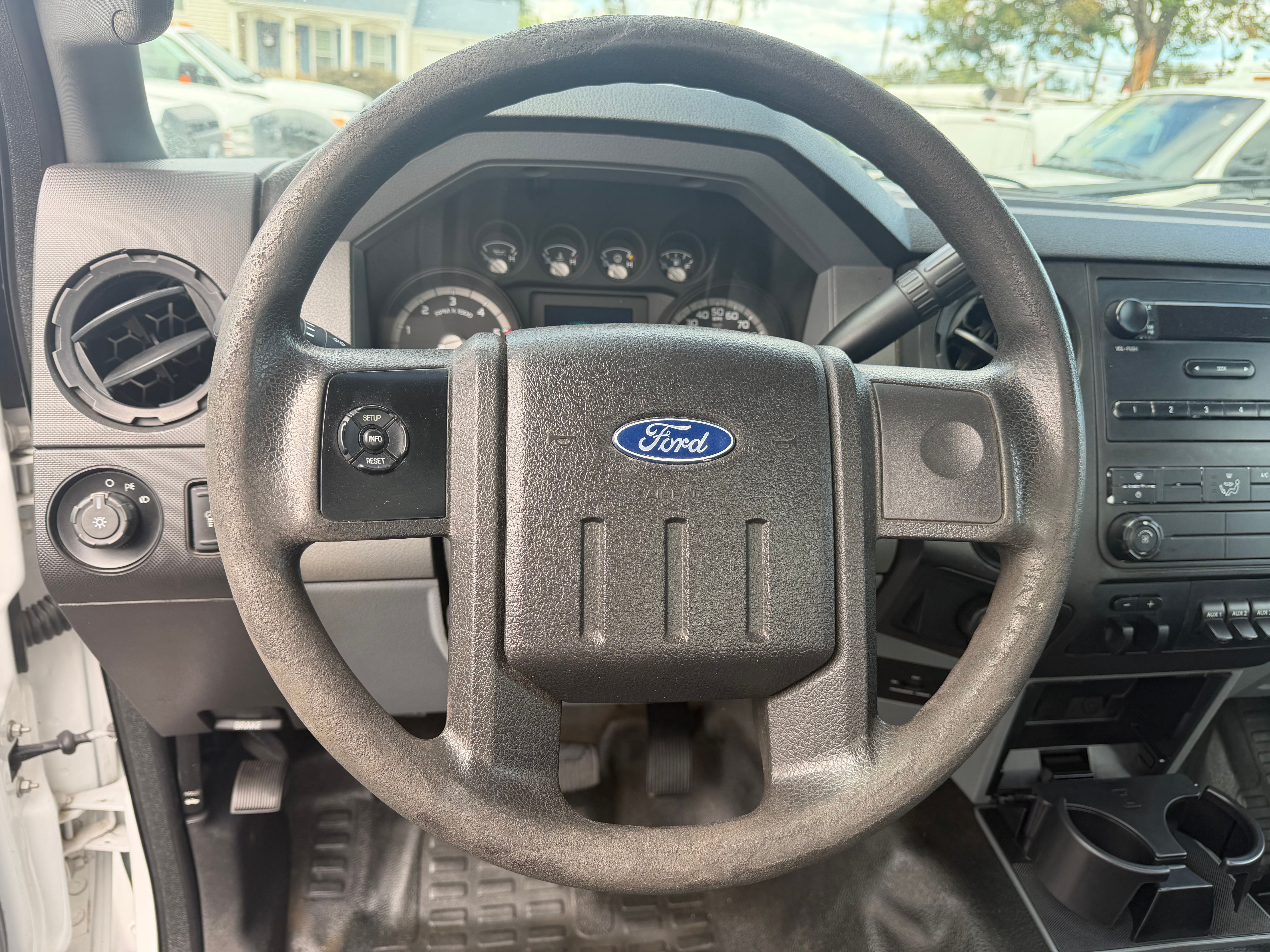Used 2016 Ford F550 2WD Regular Cab Super Duty image 9