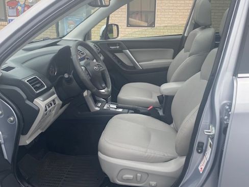 Used 2016 Subaru Forester 2.5i Limited AWD/4WD image 12