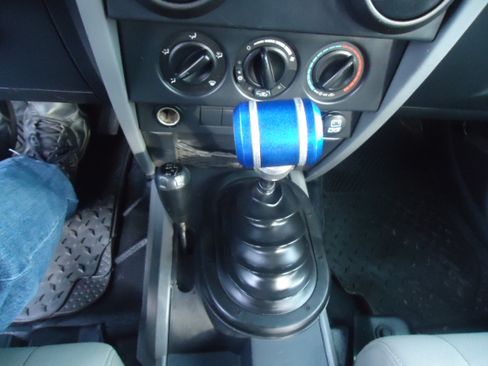 Used 2010 Jeep Wrangler Sport image 12