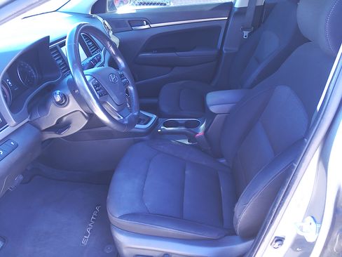 Used 2017 Hyundai Elantra Sedan FWD image 7